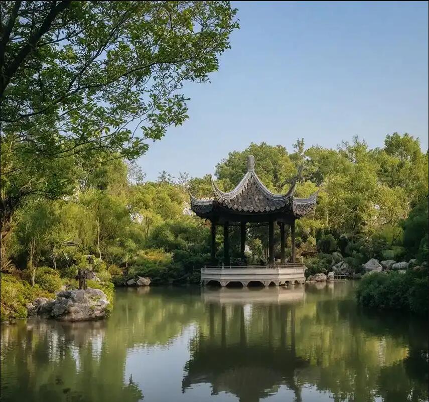 君山区现实餐饮有限公司